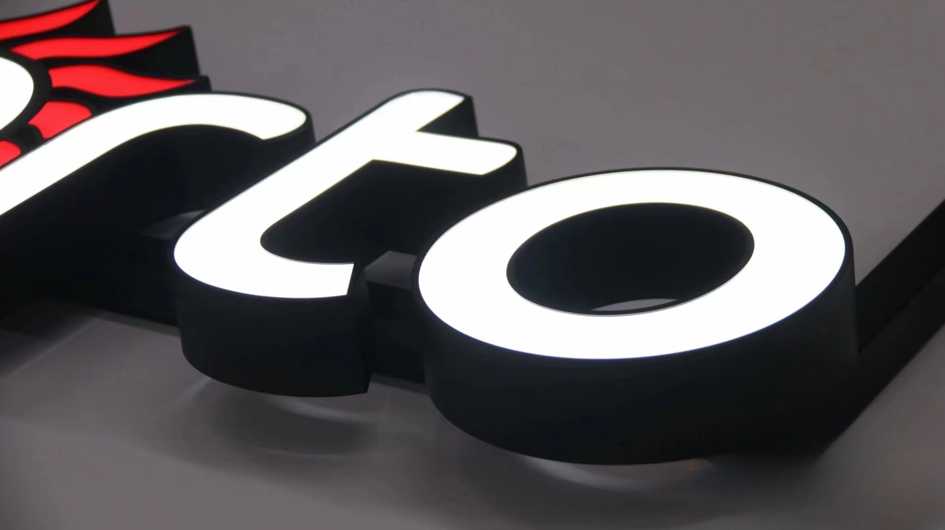 Front Lit Letters Manufacturer |Trim cap channel letter